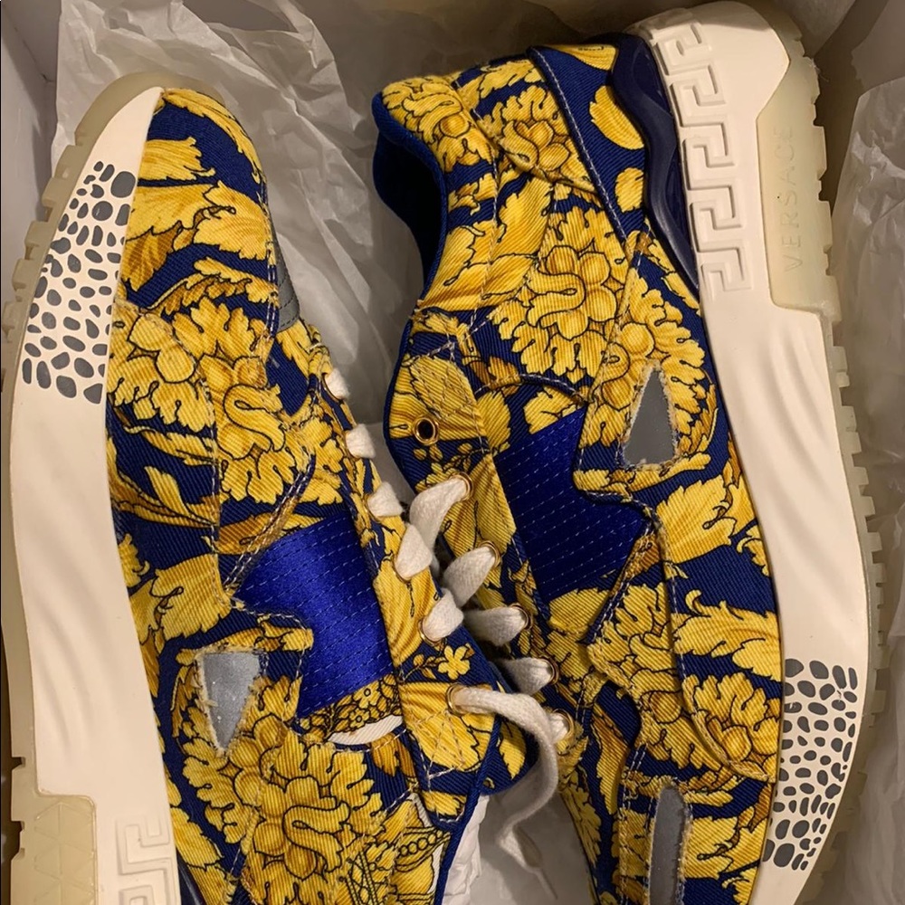 Versace shoes size 8